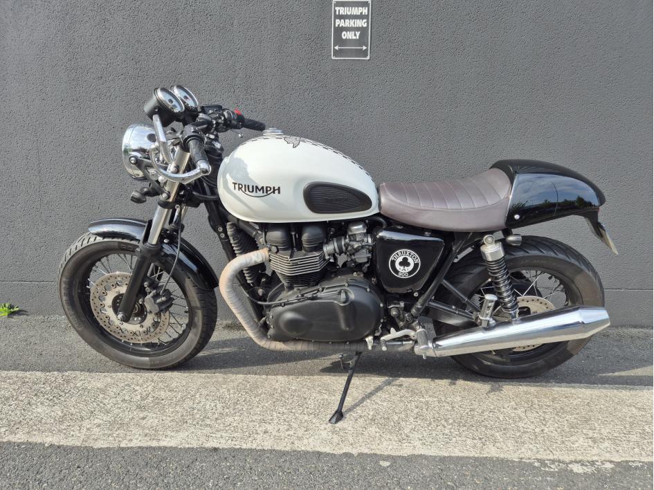 TRIUMPH THRUXTON 900 ACE