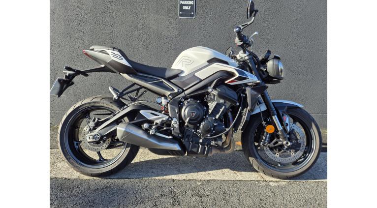 TRIUMPH STREET TRIPLE 765 R