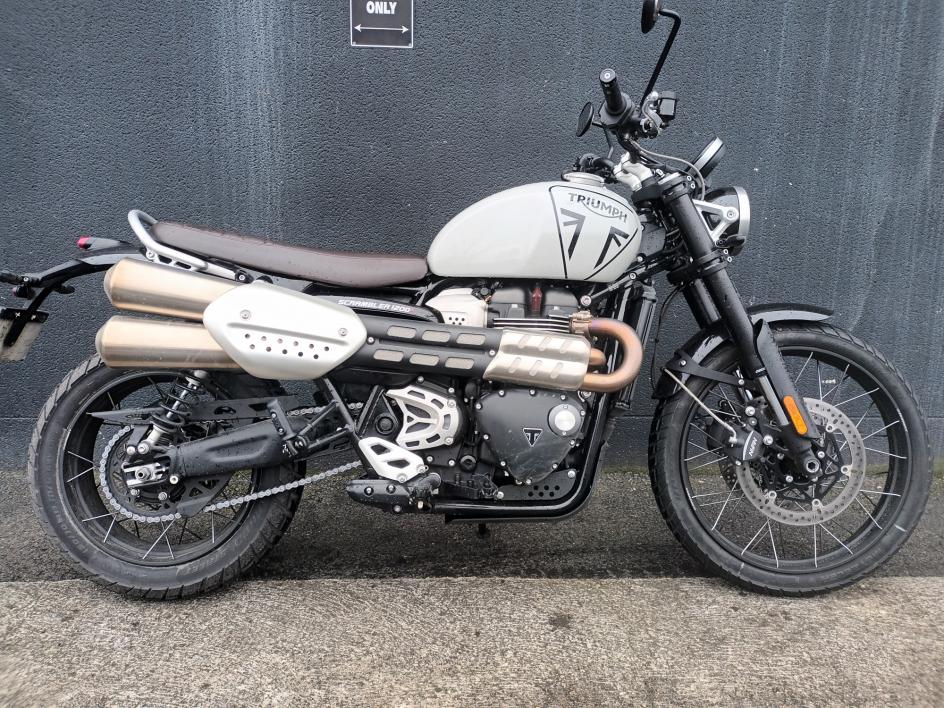 TRIUMPH SCRAMBLER 1200