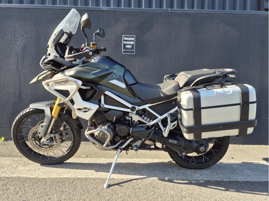 TRIUMPH TIGER 1200 RALLY PRO