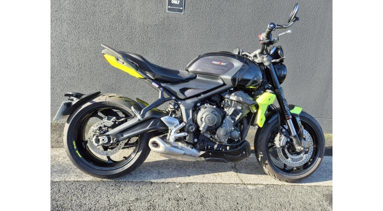 TRIUMPH TRIDENT 660
