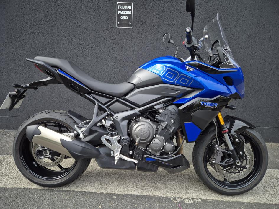TRIUMPH TIGER 800