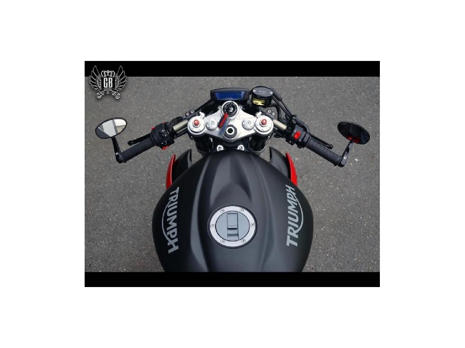 Street Triple 