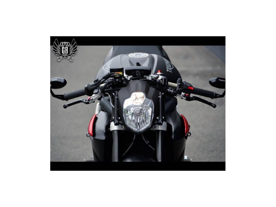 Street Triple 