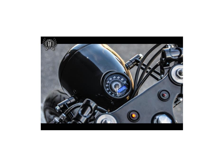 Thruxton 