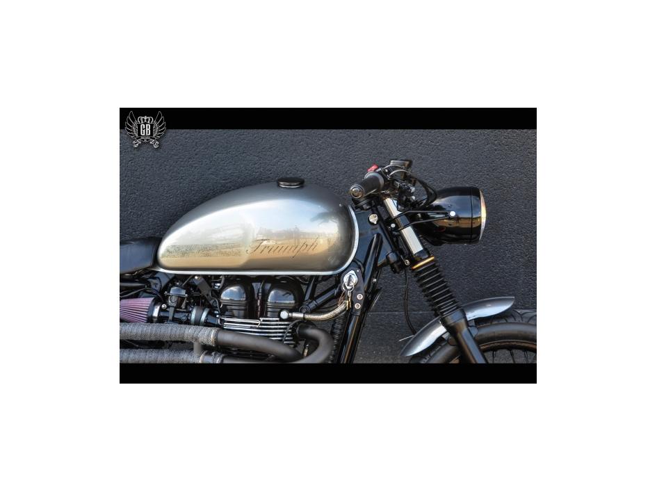Thruxton 